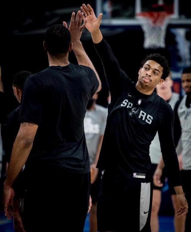 虎扑nba-四胜一负结束客场之旅 年轻马刺延续团队篮球